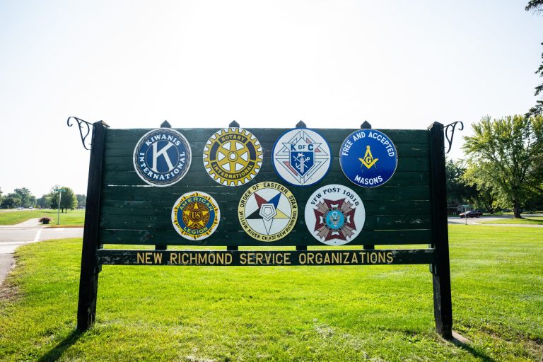 New Richmond Service Organizations Sign